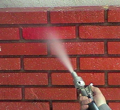 Aerogommage COLIBRI pour nettoyer mur en briques